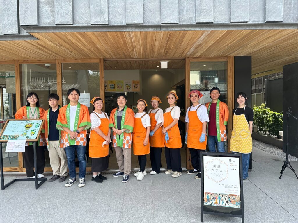 写真：カフェの学校2024の様子 集合写真