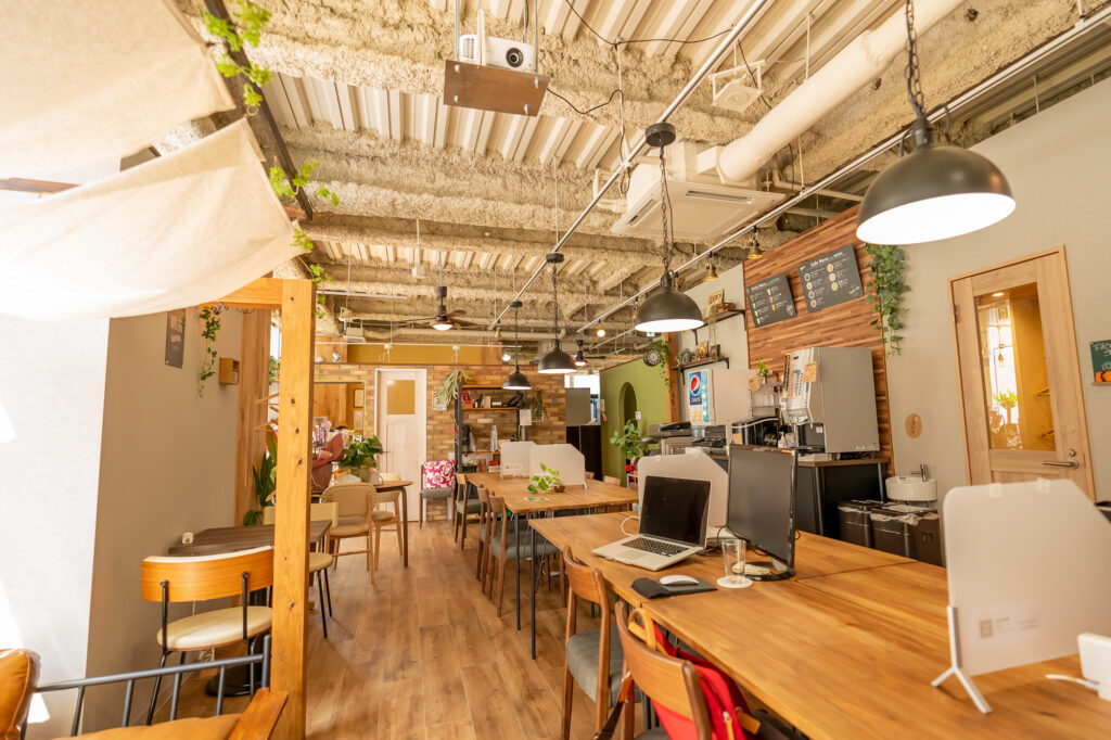 写真：base Co＋志木 内観写真